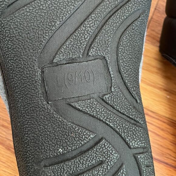 U.S. POLO ASSN. Slippers | Size 9/10 - Picture 6 of 7